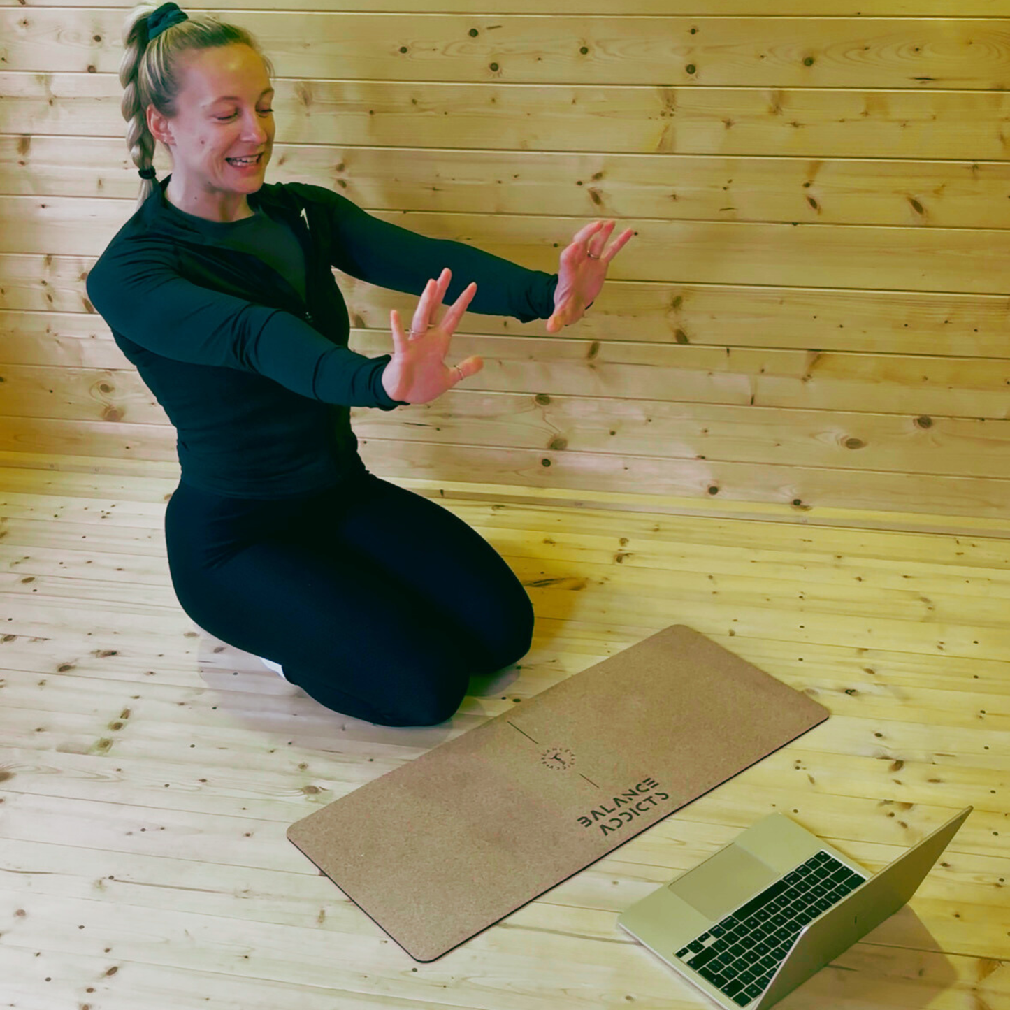 online handstand sessions with jazz by balance addicts